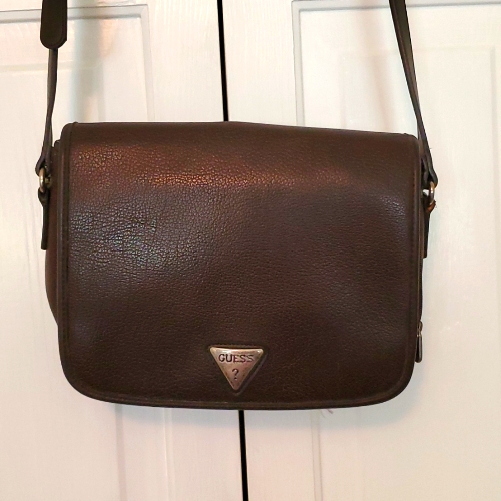 Guess small messenger/crossbody purse